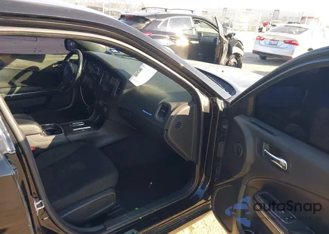 2014 Dodge Charger Police z USA, uszkodzony, nr VIN 2C3CDXAT4EH186684